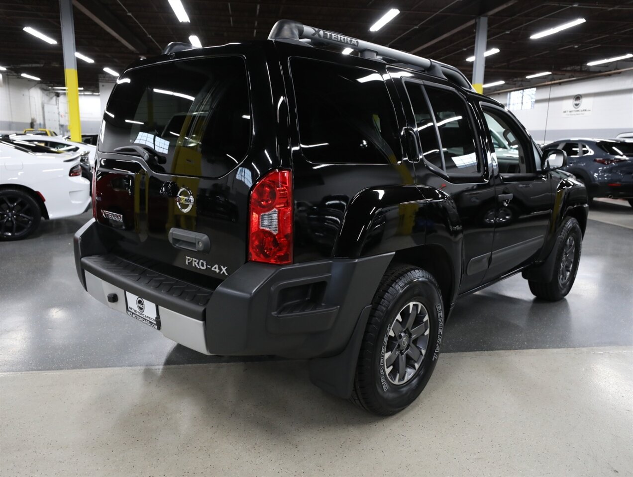 2014 Nissan Xterra PRO-4X 4x4 - Photo 9 - Addison, IL 60101