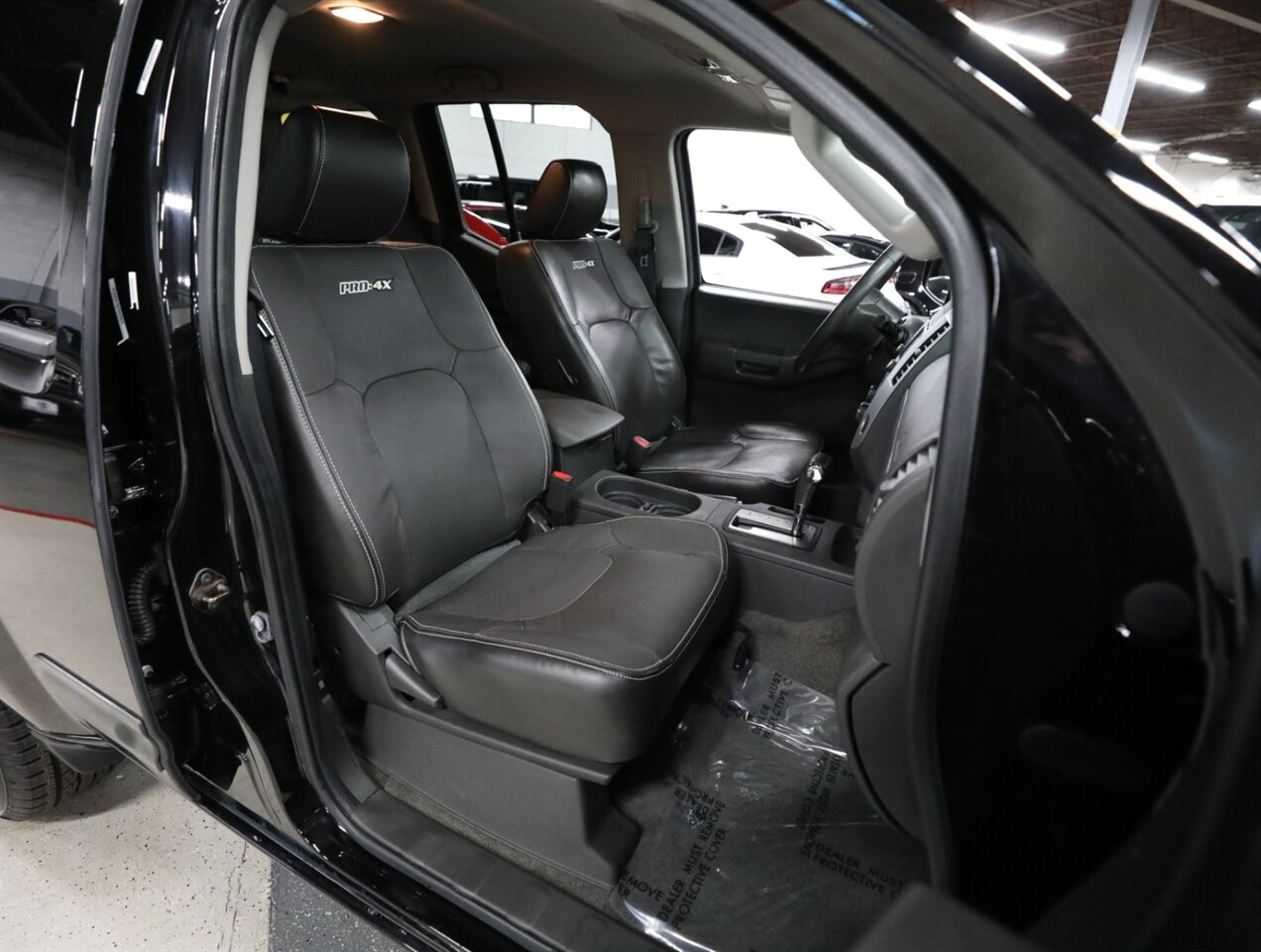 2014 Nissan Xterra PRO-4X 4x4 - Photo 19 - Addison, IL 60101