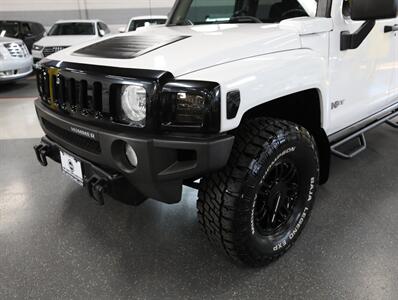 2009 Hummer H3T   - Photo 3 - Addison, IL 60101