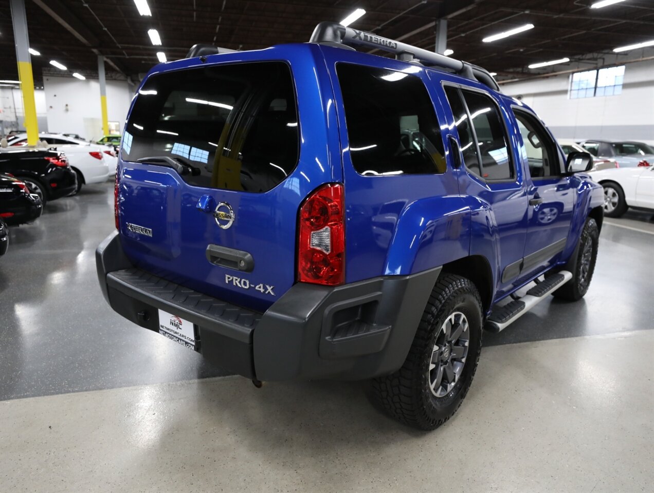 2014 Nissan Xterra PRO-4X 4x4 - Photo 10 - Addison, IL 60101