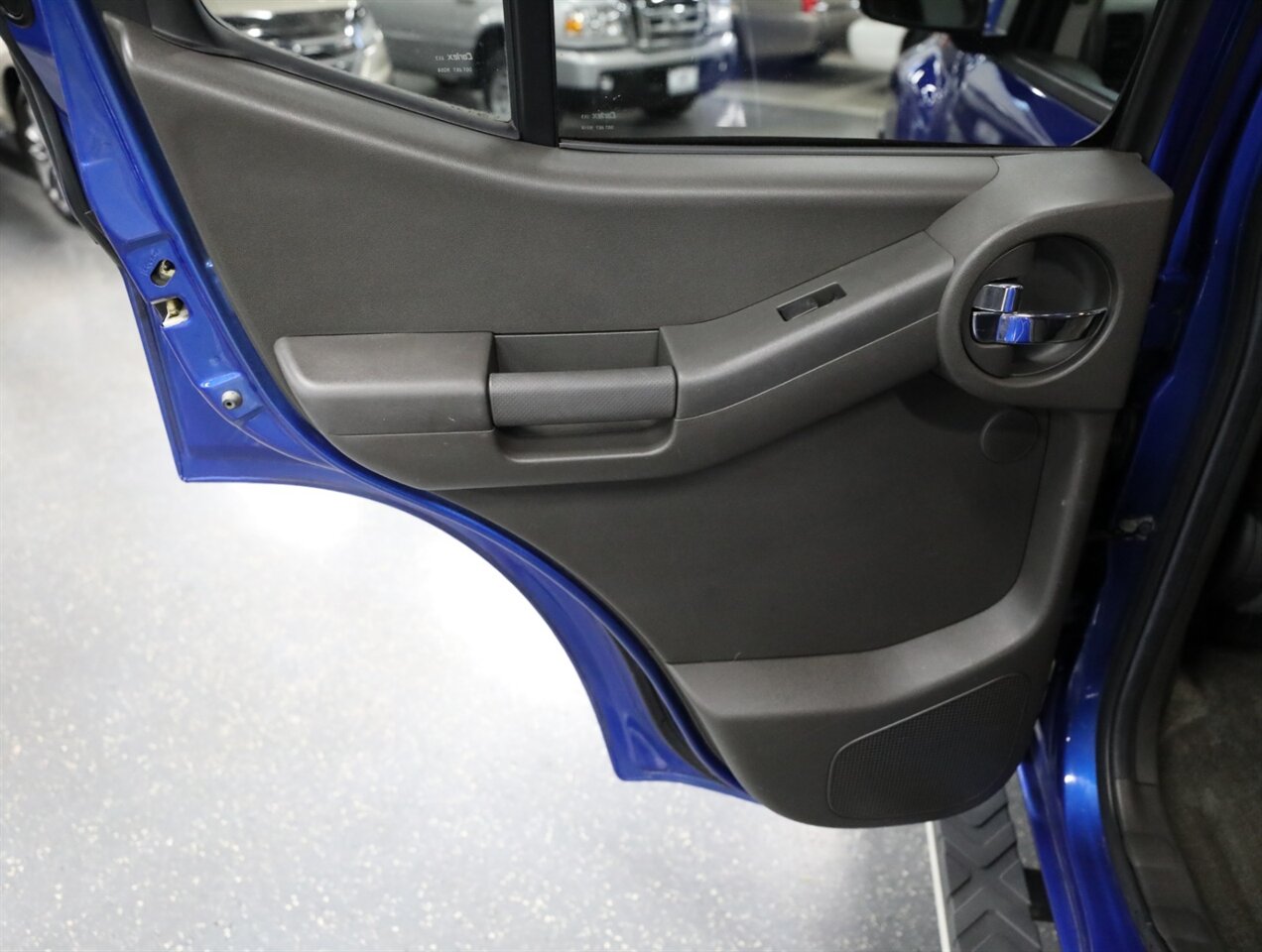 2014 Nissan Xterra PRO-4X 4x4 - Photo 26 - Addison, IL 60101