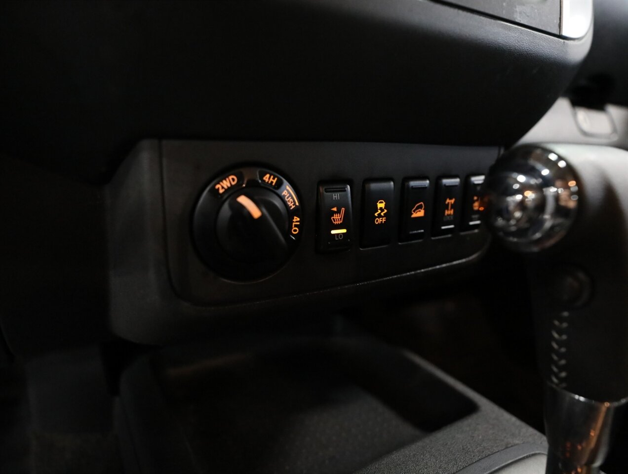 2014 Nissan Xterra PRO-4X 4x4 - Photo 35 - Addison, IL 60101