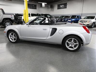 2001 Toyota MR2 Spyder   - Photo 14 - Addison, IL 60101