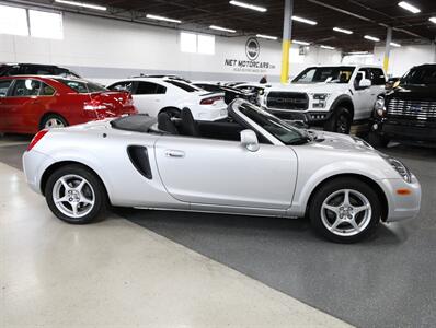 2001 Toyota MR2 Spyder   - Photo 8 - Addison, IL 60101