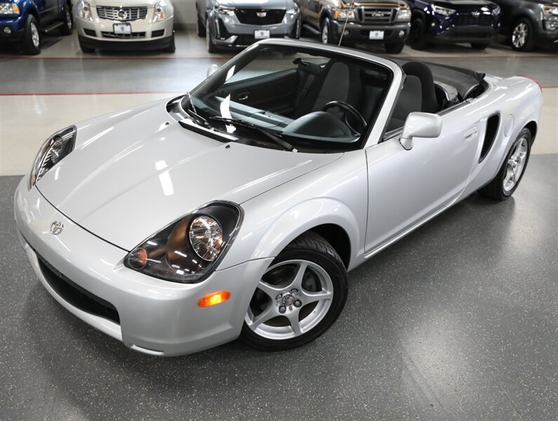 View vehicle photo 2