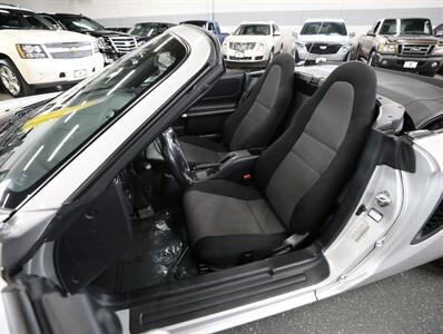 2001 Toyota MR2 Spyder   - Photo 21 - Addison, IL 60101