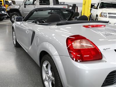 2001 Toyota MR2 Spyder   - Photo 13 - Addison, IL 60101