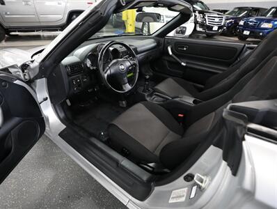 2001 Toyota MR2 Spyder   - Photo 20 - Addison, IL 60101