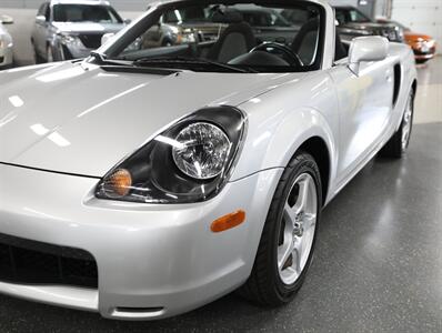 2001 Toyota MR2 Spyder   - Photo 5 - Addison, IL 60101
