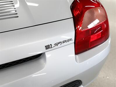 2001 Toyota MR2 Spyder   - Photo 11 - Addison, IL 60101