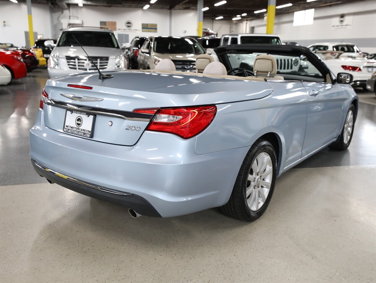 2012 Chrysler 200 Touring - Photo 9 - Addison, IL 60101