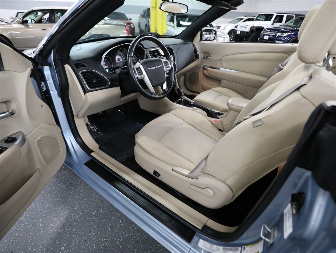 2012 Chrysler 200 Touring - Photo 24 - Addison, IL 60101