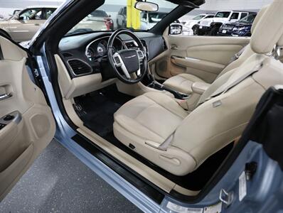 2012 Chrysler 200 Touring - Photo 24 - Addison, IL 60101