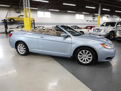 2012 Chrysler 200 Touring - Photo 8 - Addison, IL 60101