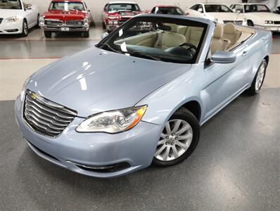 2012 Chrysler 200 Touring - Photo 2 - Addison, IL 60101