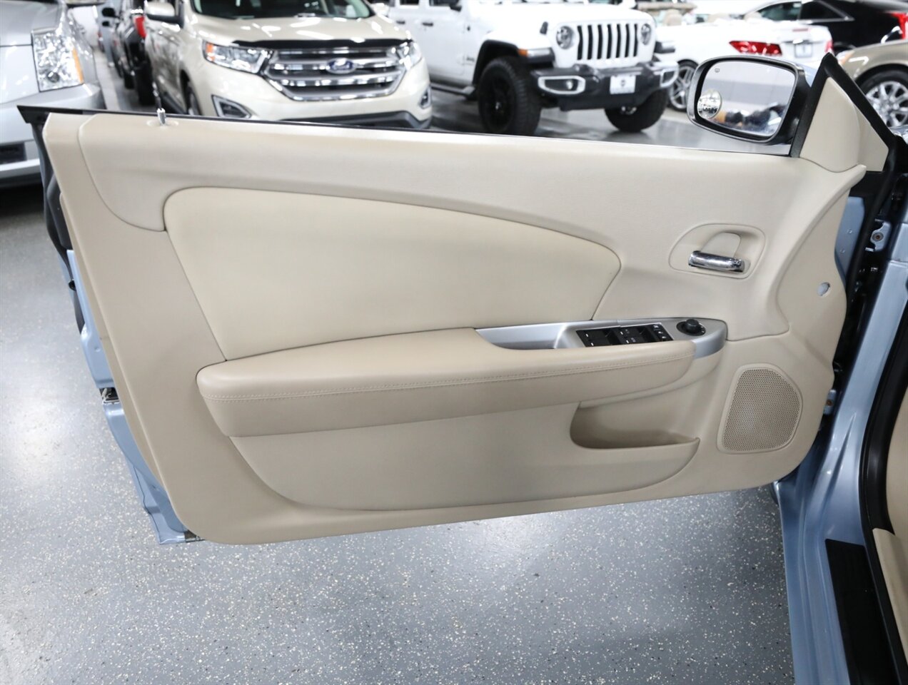 2012 Chrysler 200 Touring - Photo 23 - Addison, IL 60101
