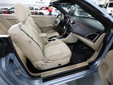2012 Chrysler 200 Touring - Photo 18 - Addison, IL 60101