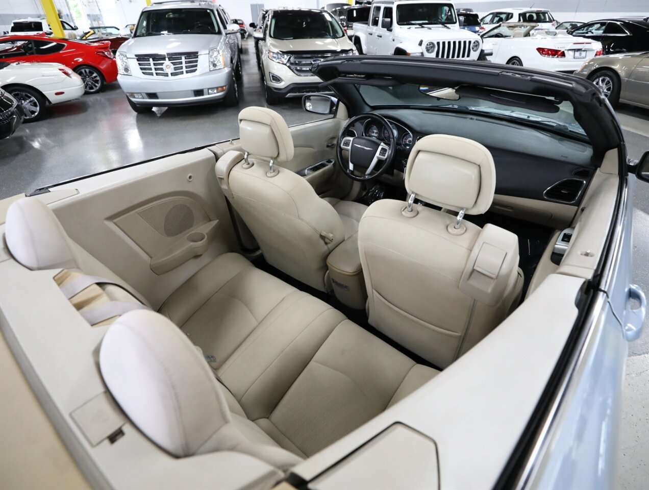 2012 Chrysler 200 Touring - Photo 16 - Addison, IL 60101