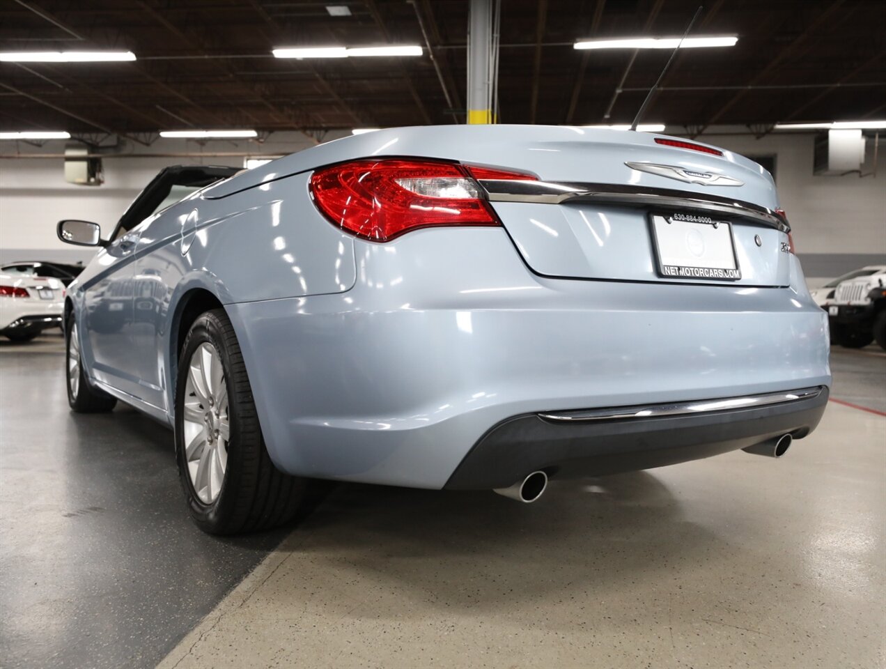 2012 Chrysler 200 Touring - Photo 12 - Addison, IL 60101