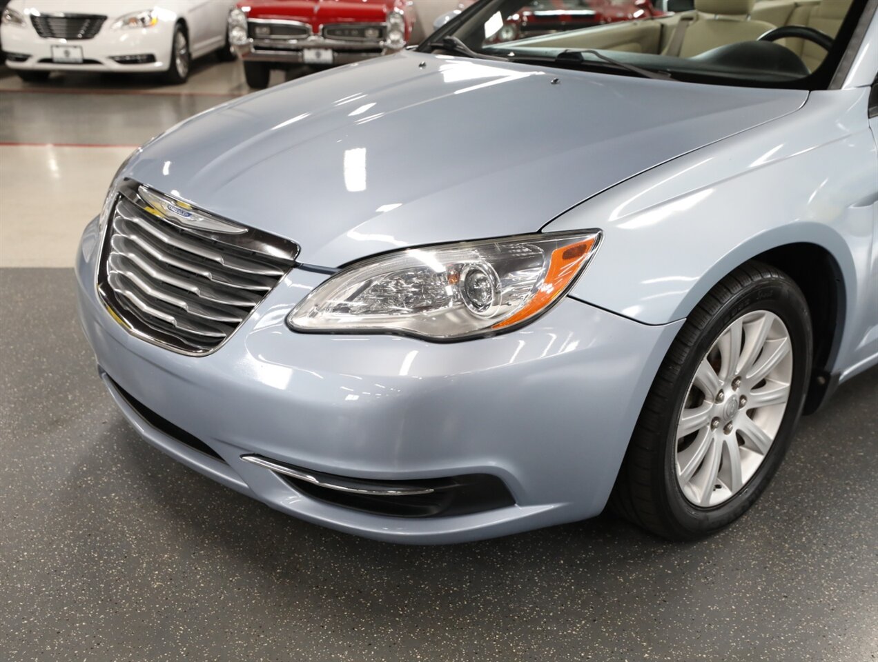 2012 Chrysler 200 Touring - Photo 3 - Addison, IL 60101