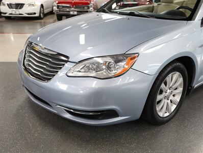 2012 Chrysler 200 Touring - Photo 3 - Addison, IL 60101