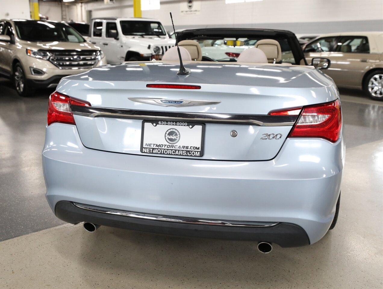 2012 Chrysler 200 Touring - Photo 10 - Addison, IL 60101