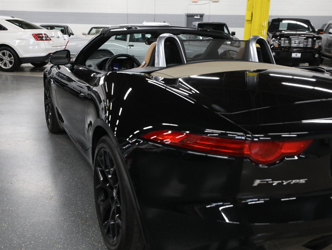 2014 Jaguar F-TYPE S - Photo 19 - Addison, IL 60101