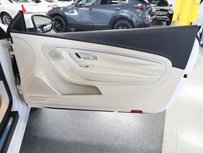 2013 Volkswagen Eos Komfort SULEV   - Photo 30 - Addison, IL 60101