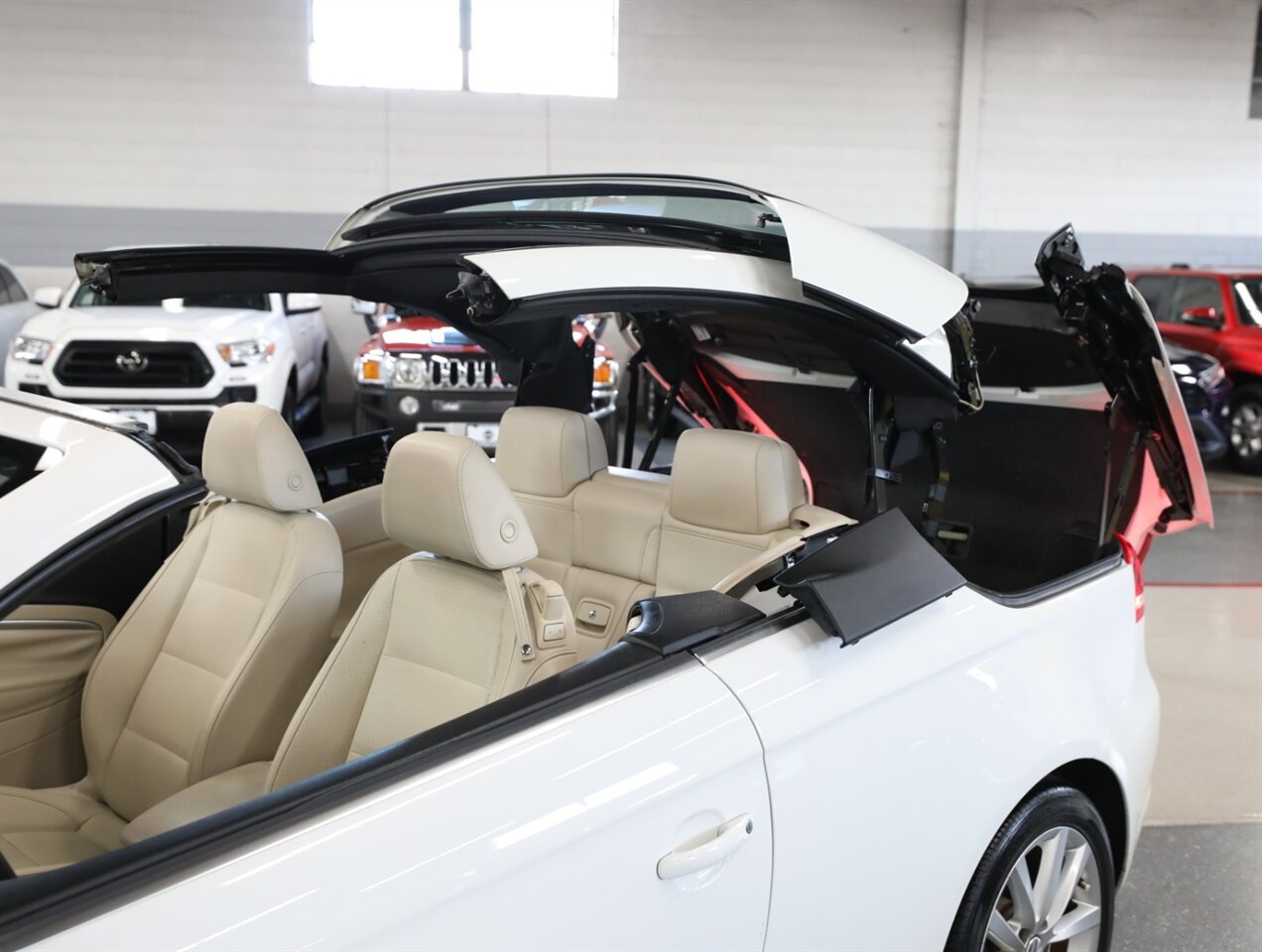 2013 Volkswagen Eos Komfort SULEV - Photo 8 - Addison, IL 60101