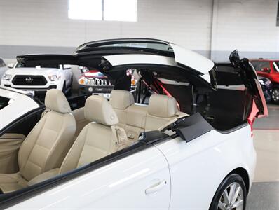 2013 Volkswagen Eos Komfort SULEV   - Photo 8 - Addison, IL 60101