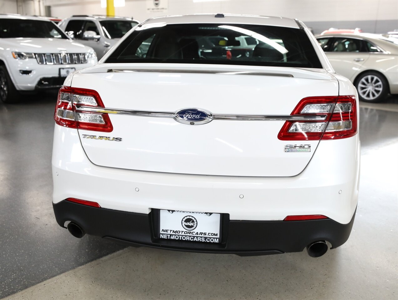 2015 Ford Taurus SHO photo 11