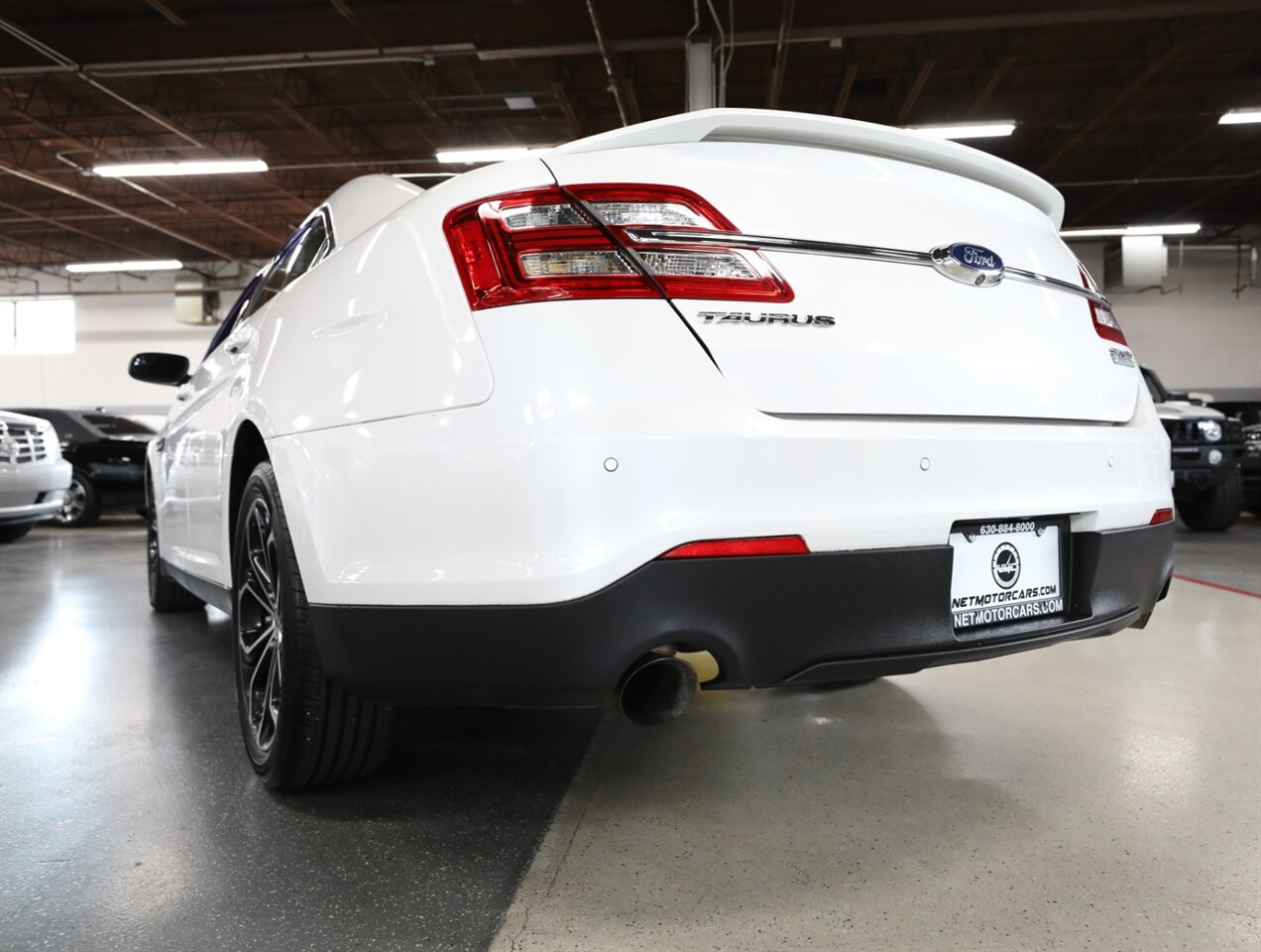 2015 Ford Taurus SHO photo 14