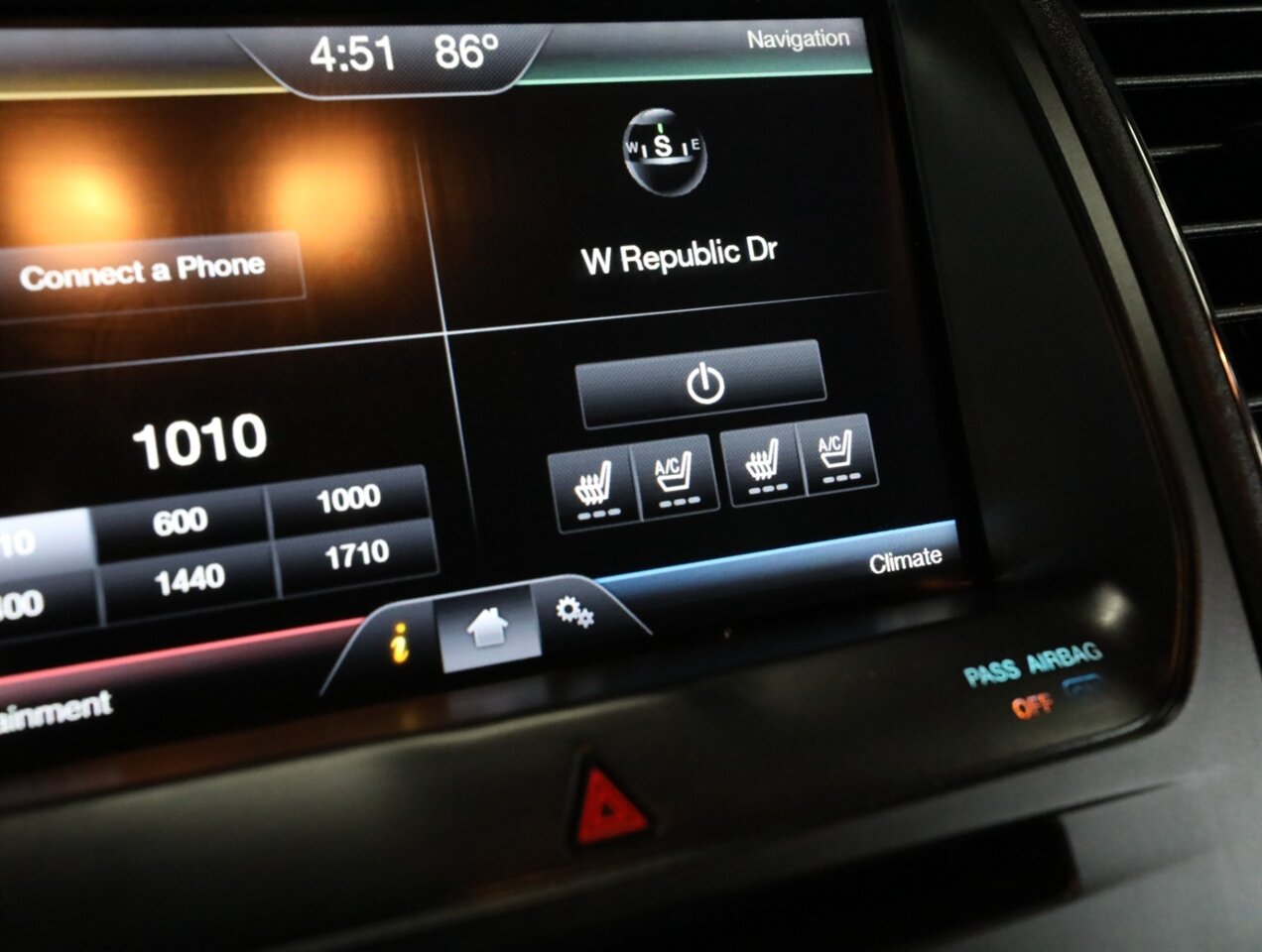 2015 Ford Taurus SHO photo 35