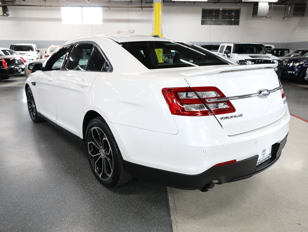 2015 Ford Taurus SHO photo 15