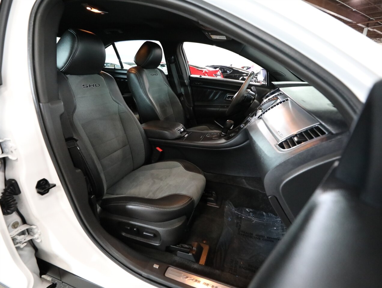 2015 Ford Taurus SHO photo 20