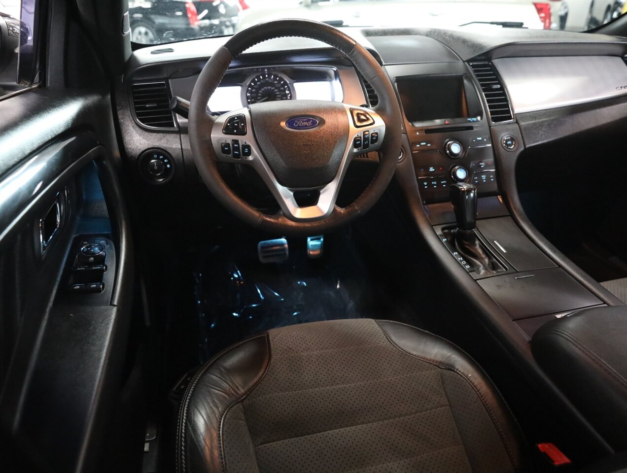 2015 Ford Taurus SHO photo 27