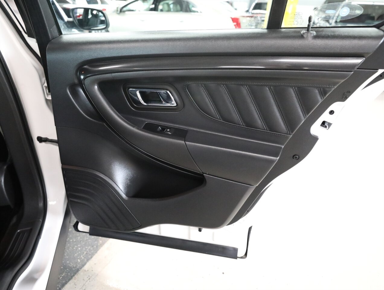 2015 Ford Taurus SHO photo 21