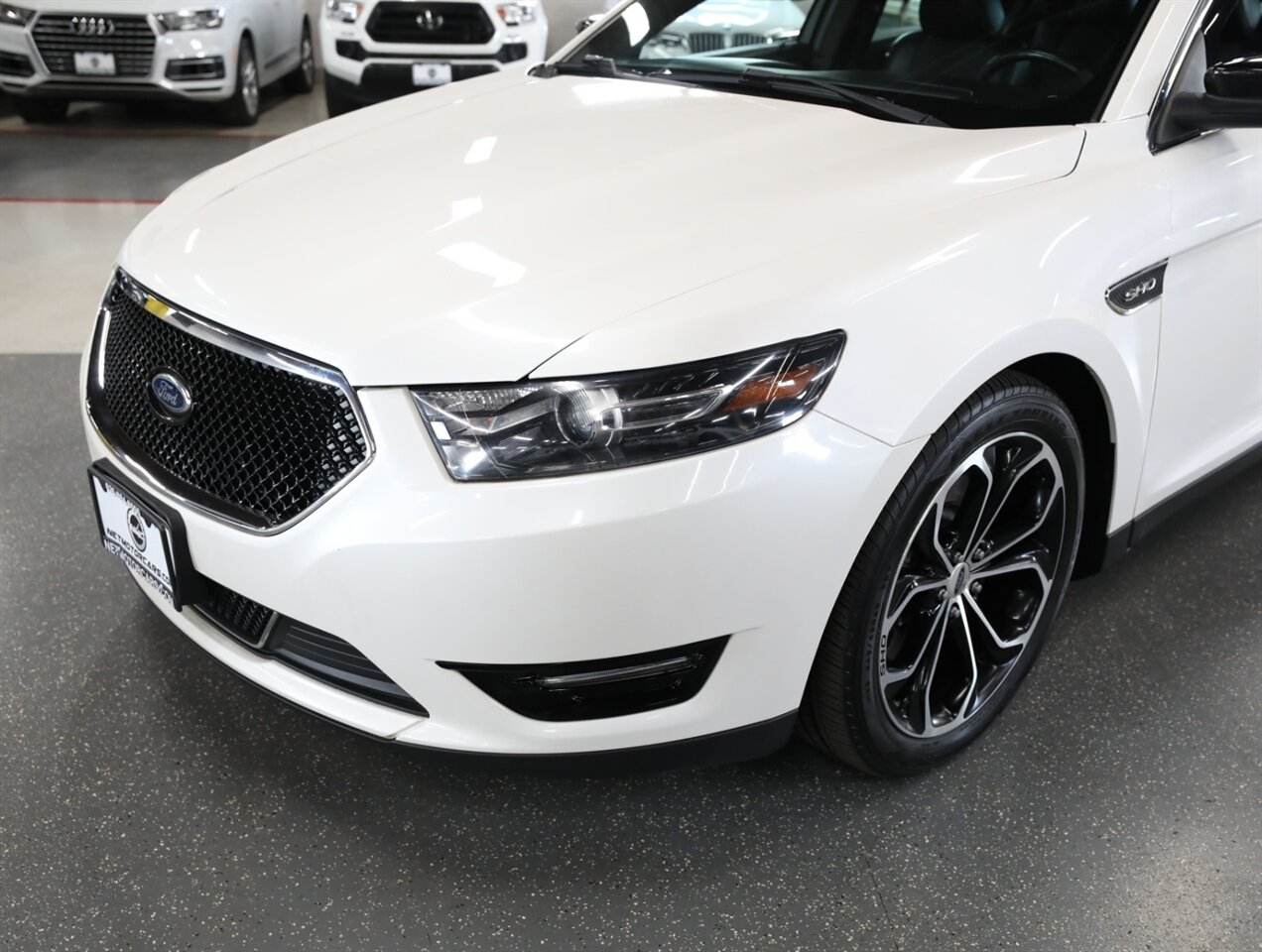 2015 Ford Taurus SHO photo 3
