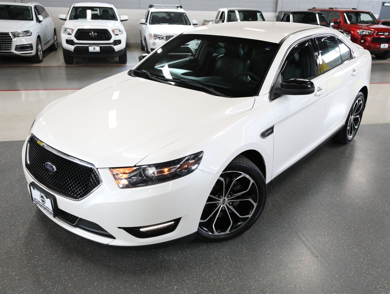 2015 Ford Taurus SHO photo 2