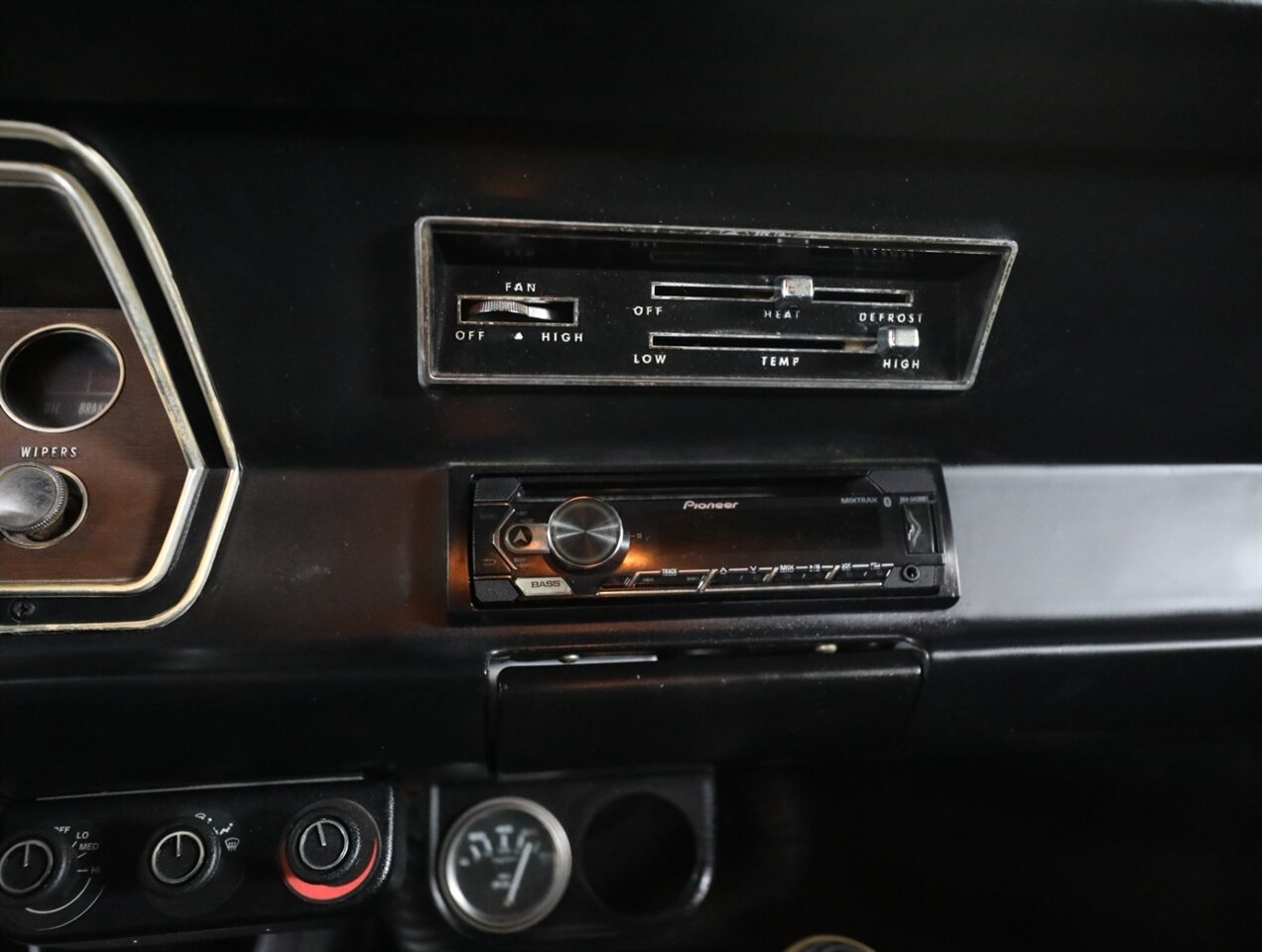 1970 Plymouth Duster - Photo 48 - Addison, IL 60101