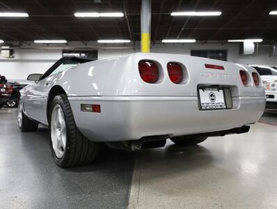 1996 Chevrolet Corvette   - Photo 17 - Addison, IL 60101