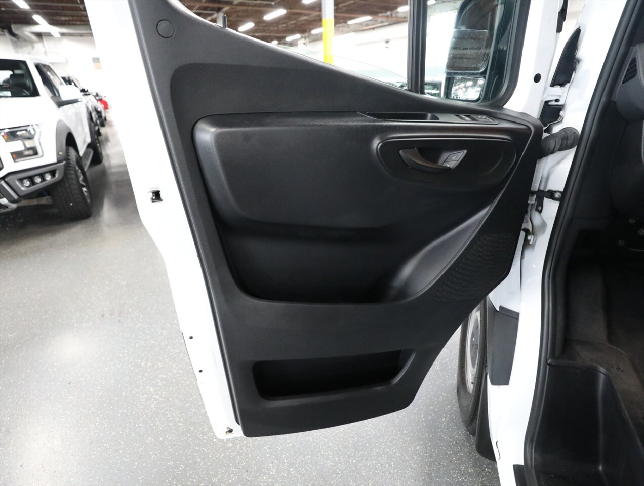 2023 Mercedes-Benz Sprinter 2500 - Photo 23 - Addison, IL 60101