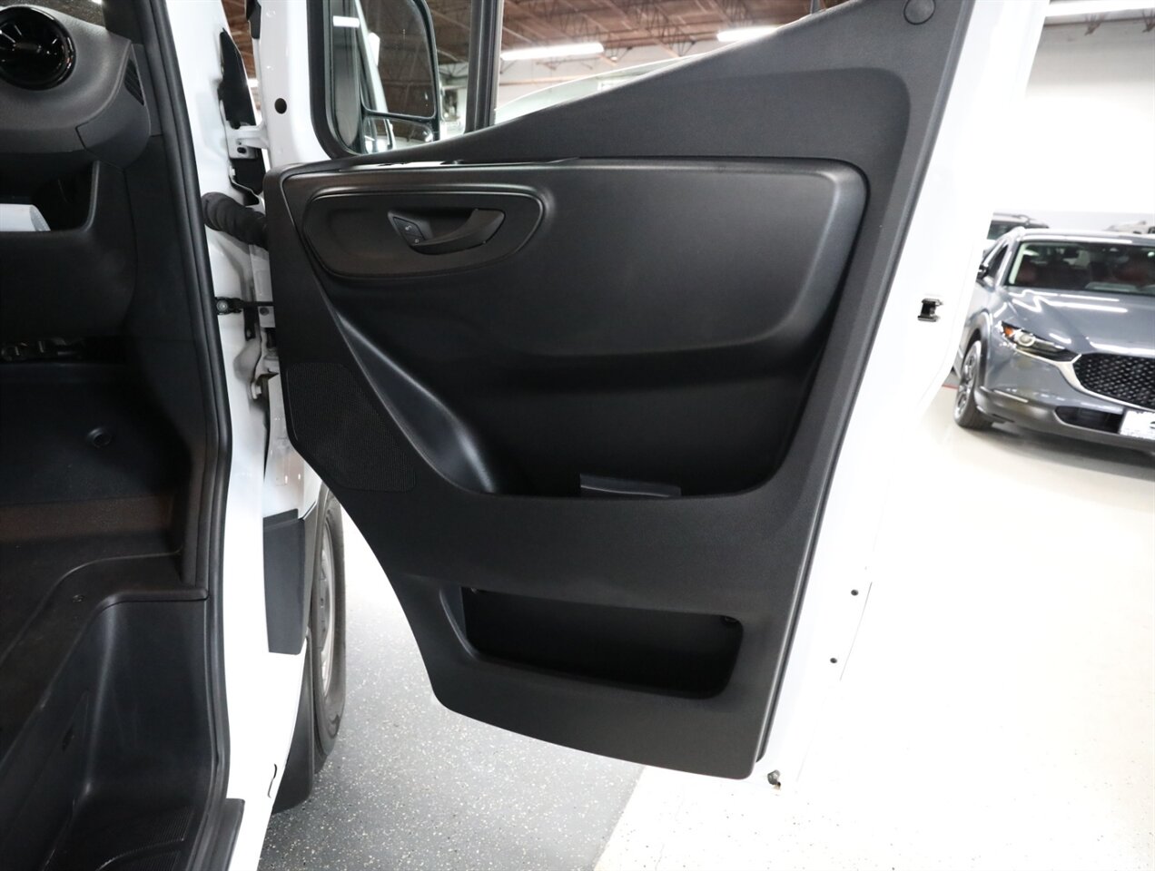 2023 Mercedes-Benz Sprinter 2500 - Photo 14 - Addison, IL 60101