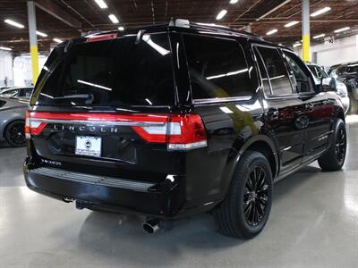 2017 Lincoln Navigator Select 4X4   - Photo 9 - Addison, IL 60101