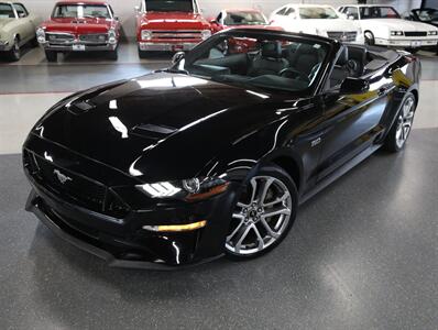 2019 Ford Mustang GT Premium Convertible   - Photo 2 - Addison, IL 60101