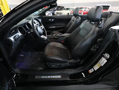 2019 Ford Mustang GT Premium Convertible   - Photo 27 - Addison, IL 60101