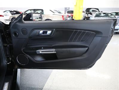 2019 Ford Mustang GT Premium Convertible   - Photo 19 - Addison, IL 60101