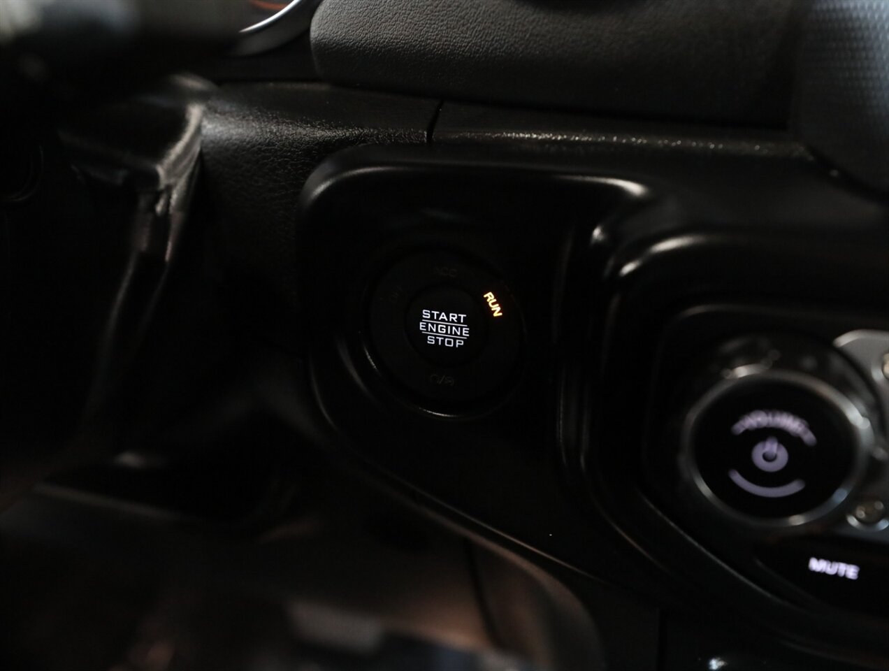 2023 Jeep Wrangler Sahara 4-Door 4x4 - Photo 39 - Addison, IL 60101