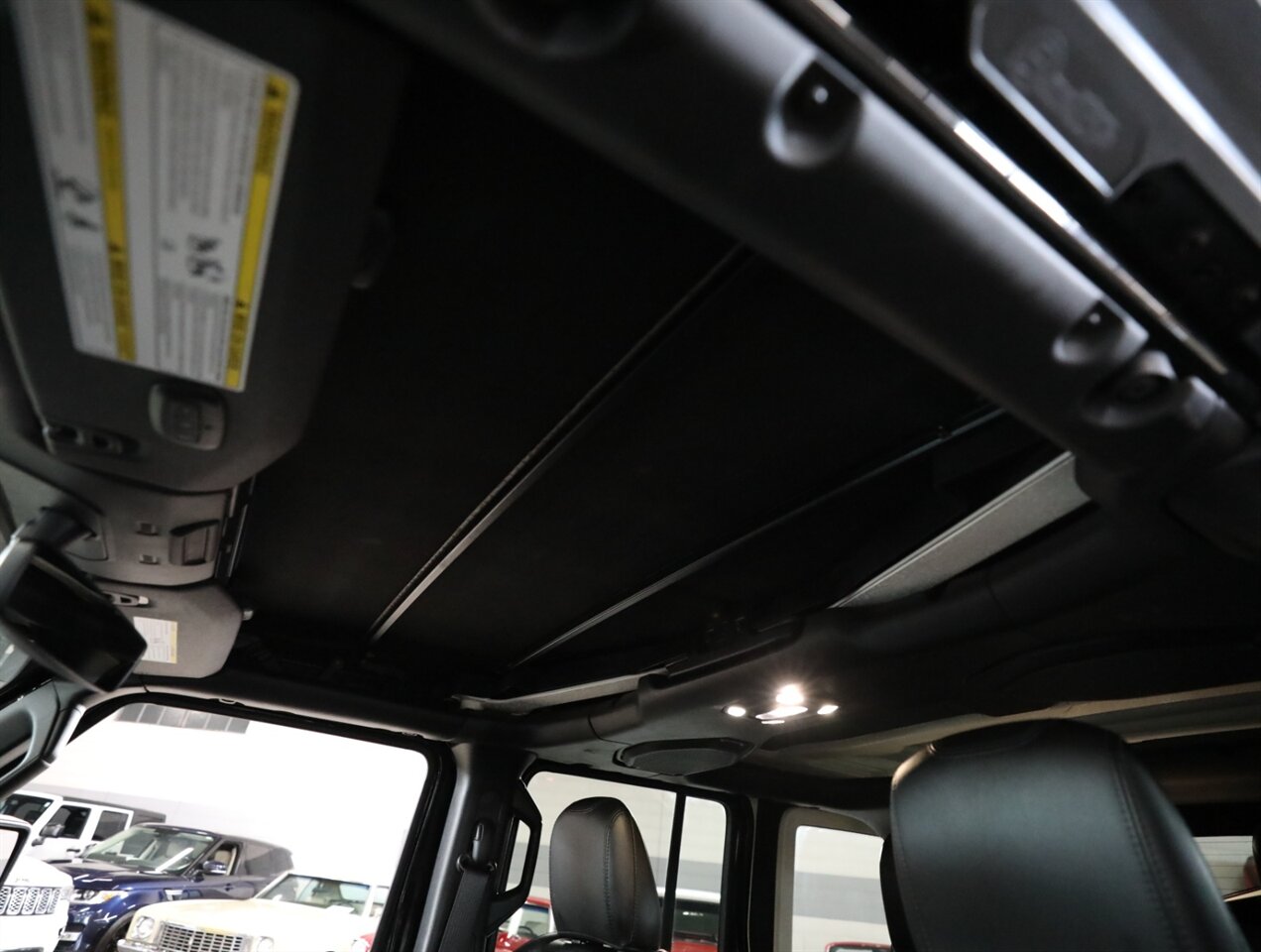 2023 Jeep Wrangler Sahara 4-Door 4x4 - Photo 35 - Addison, IL 60101