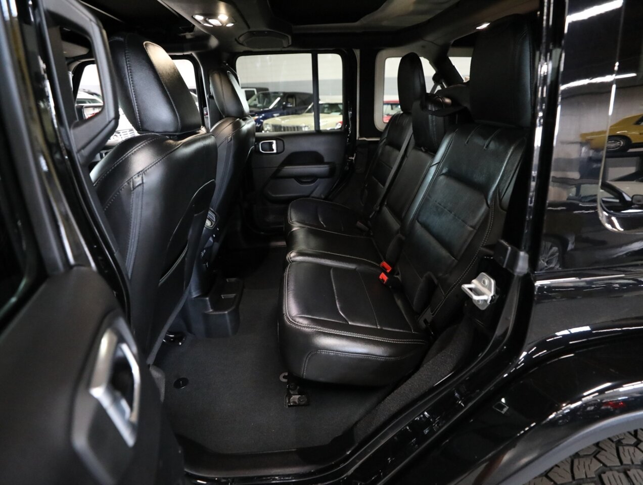 2023 Jeep Wrangler Sahara 4-Door 4x4 - Photo 29 - Addison, IL 60101